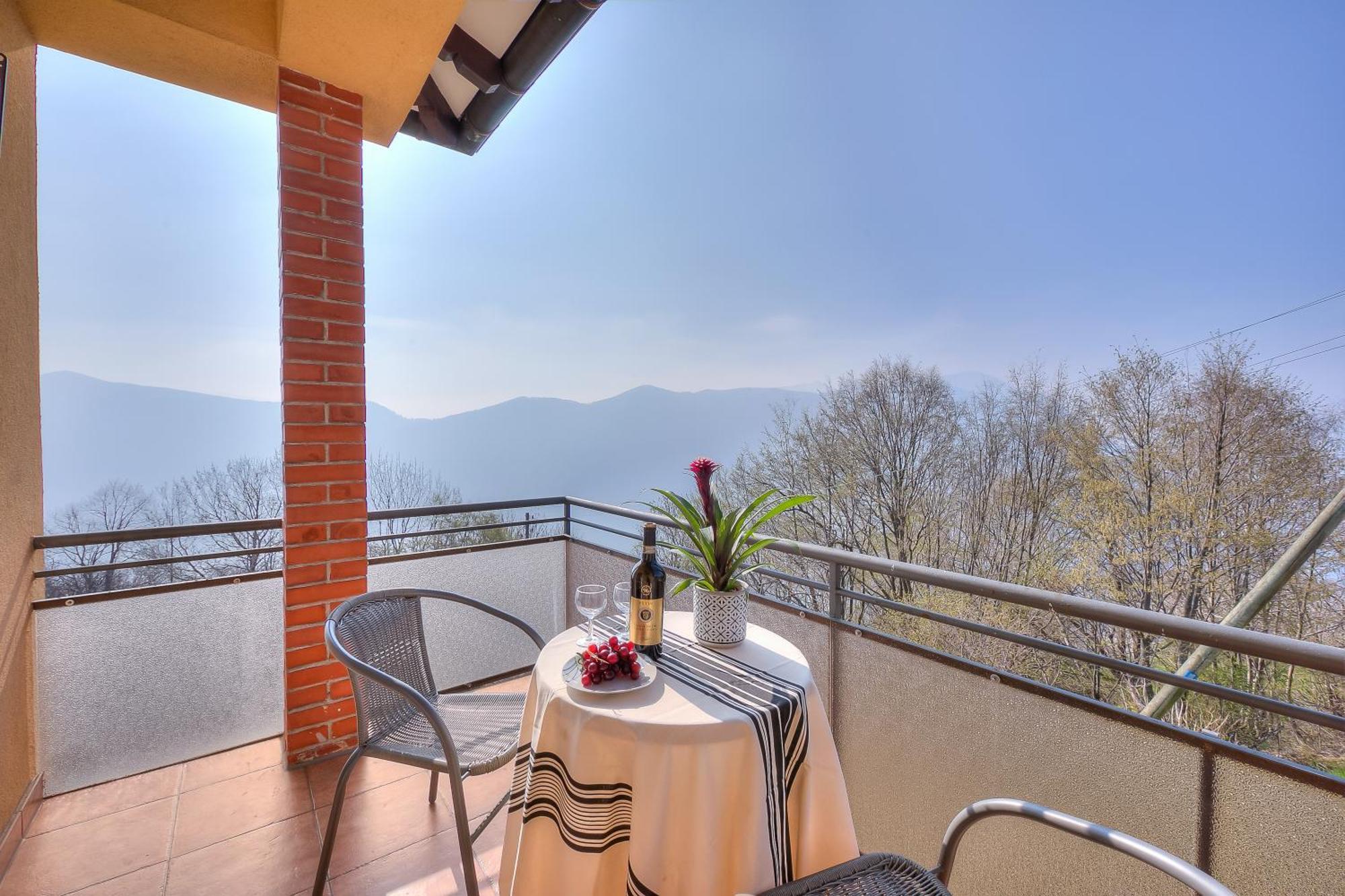 Ca' Gina Panoramica - Monte Bre - Happy Rentals ลูกาโน ภายนอก รูปภาพ